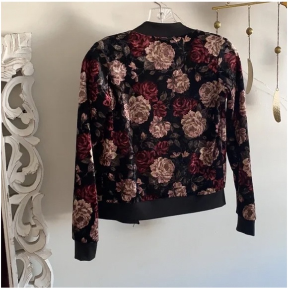 🪞 chic black velour rose zip up bomber long sleeve jacket - Picture 4 of 5